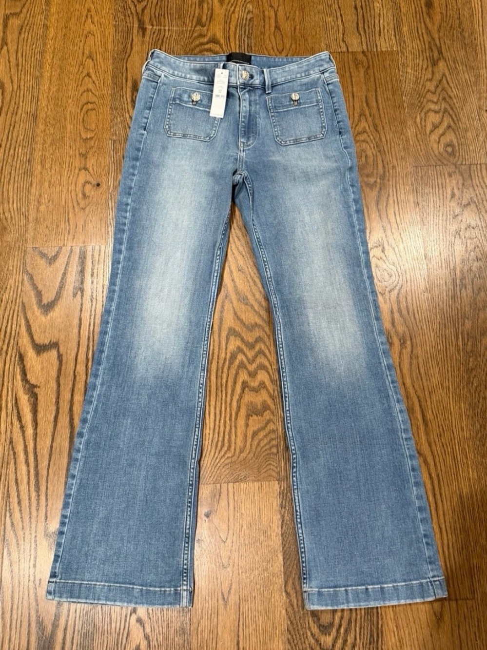 NWT STUNNNNING! WHITE HOUSE BLACK MARKET SUPER SOFT HIGH RISE JEANS